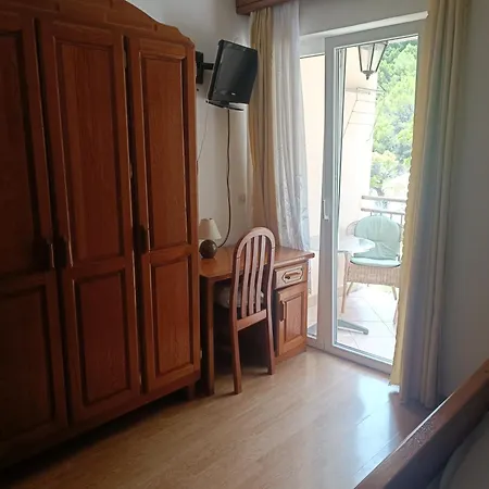 Luka Πανσιόν 3*