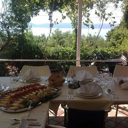 Luka Πανσιόν 3*