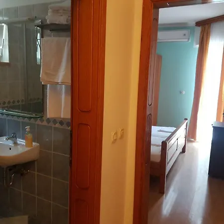 Πανσιόν Luka Brela