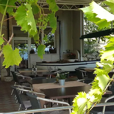 Guest house Luka Brela