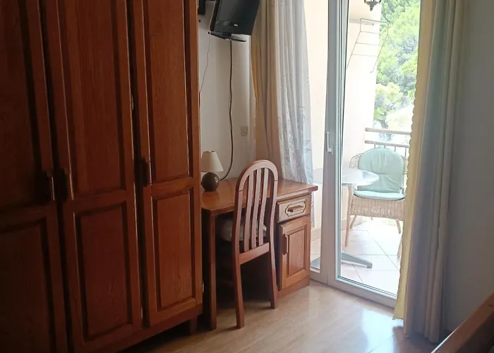 Luka Pensión 3*