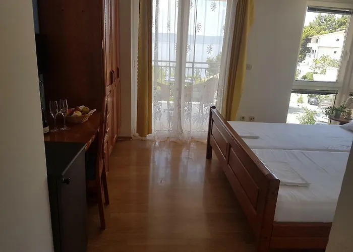Luka Pensión 3*